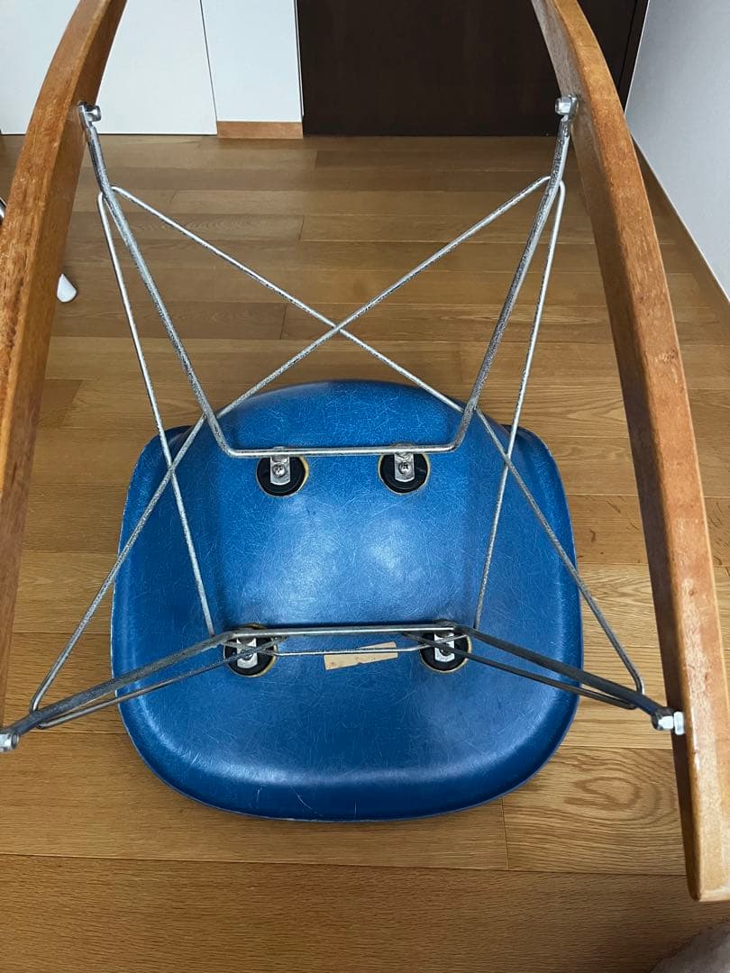 ハーマンミラー　イームズ　サイドシェルチェア