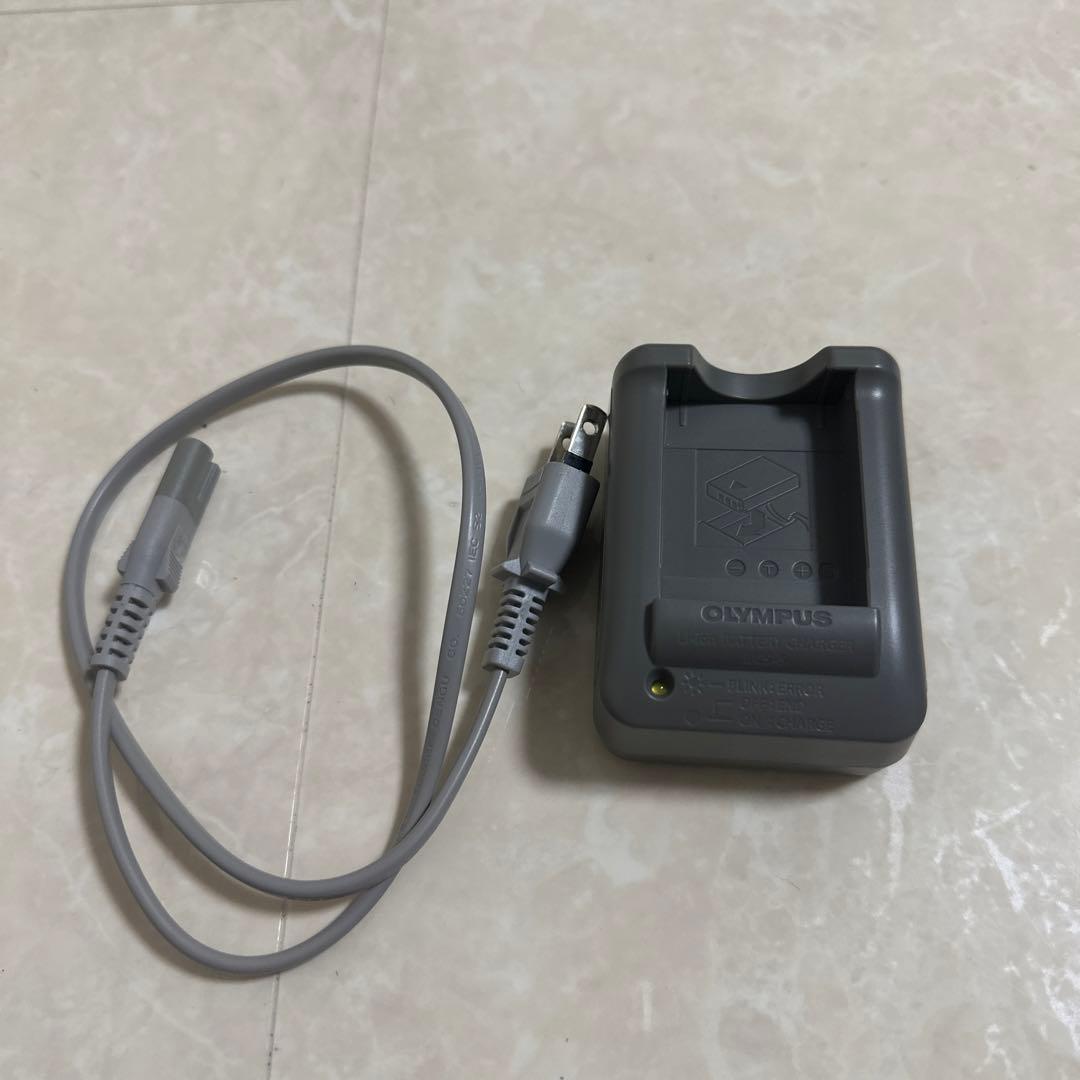 オリンパス　カメラ　E-M10II