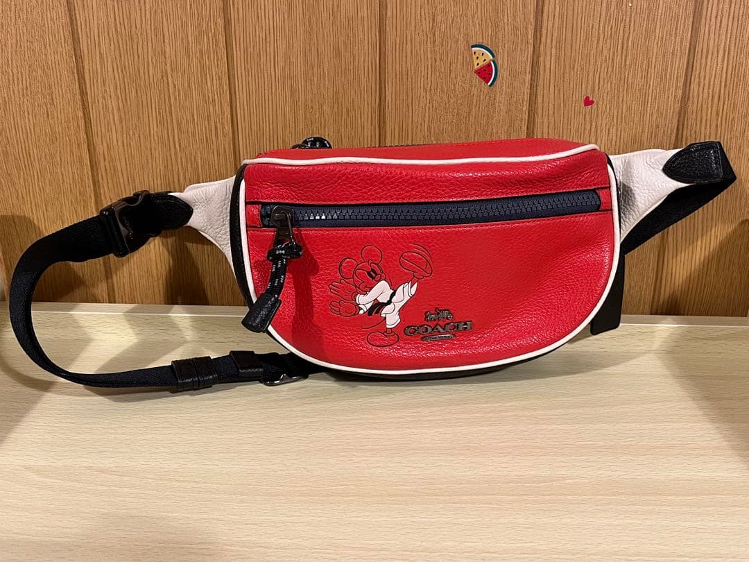 COACH(コーチ) レッド ディズニー レザー ボディーバッグ 正規品限定品