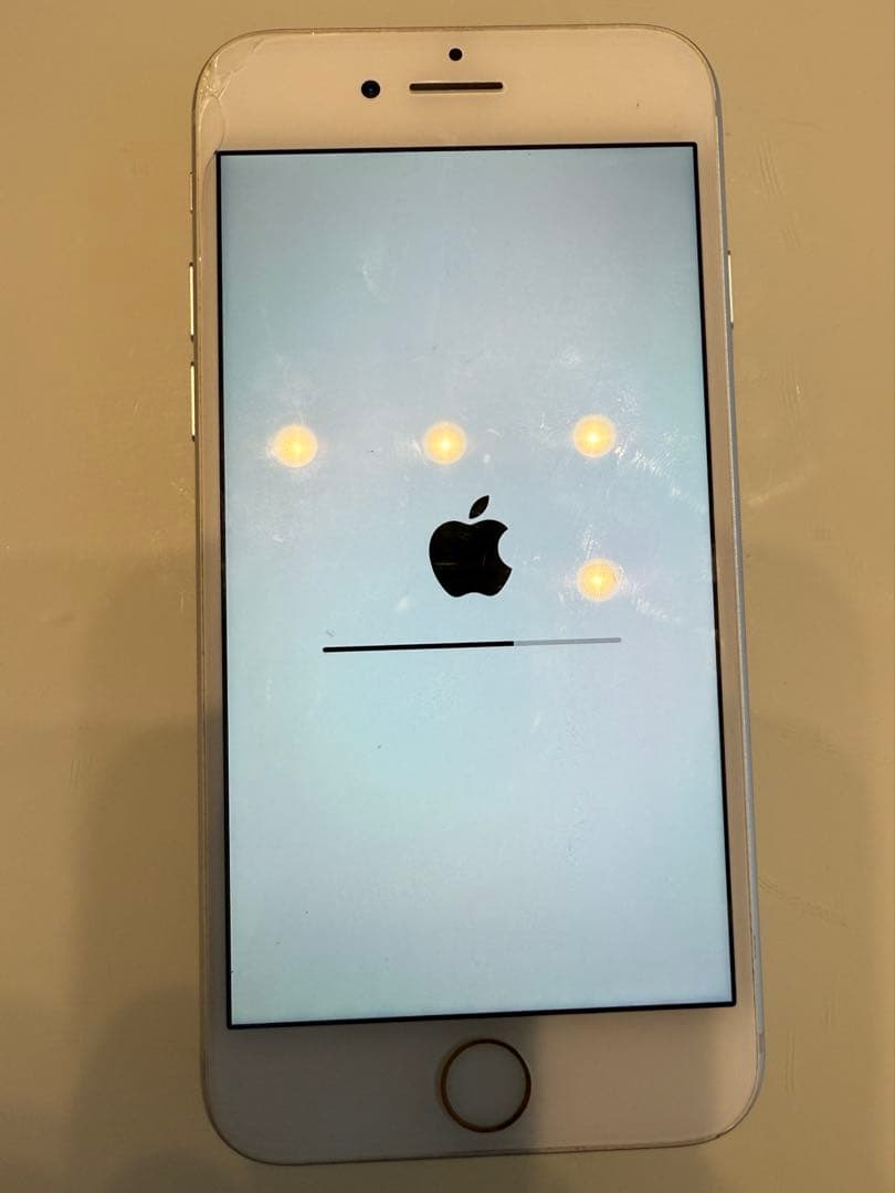 Phone 8 Gold 64 GB SIMなし