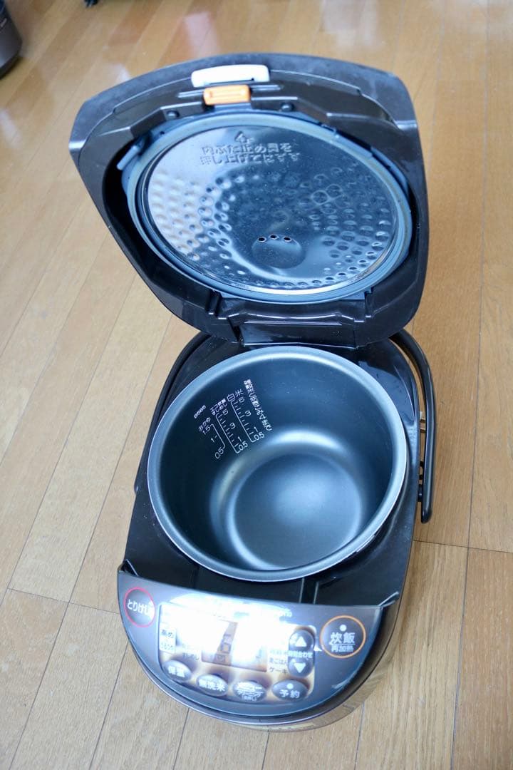 ☆美品！ 2022年製！ 象印 炊飯器 NW-VH10 5.5合 IH炊飯ジャー