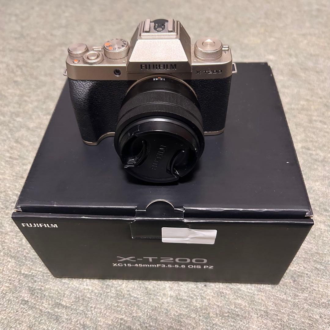 Fujifilm X-T200 シャンパンゴールドXC 15-45mm