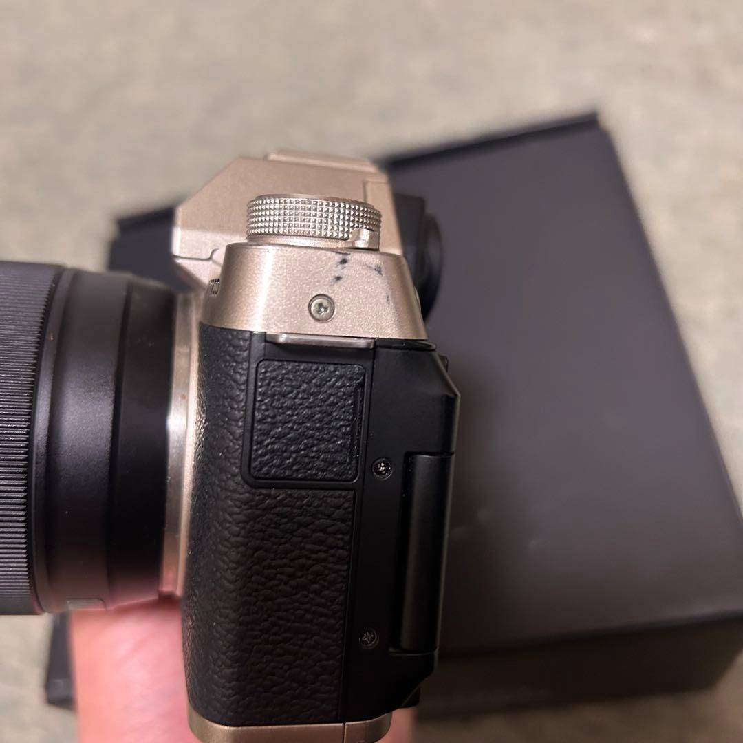 Fujifilm X-T200 シャンパンゴールドXC 15-45mm