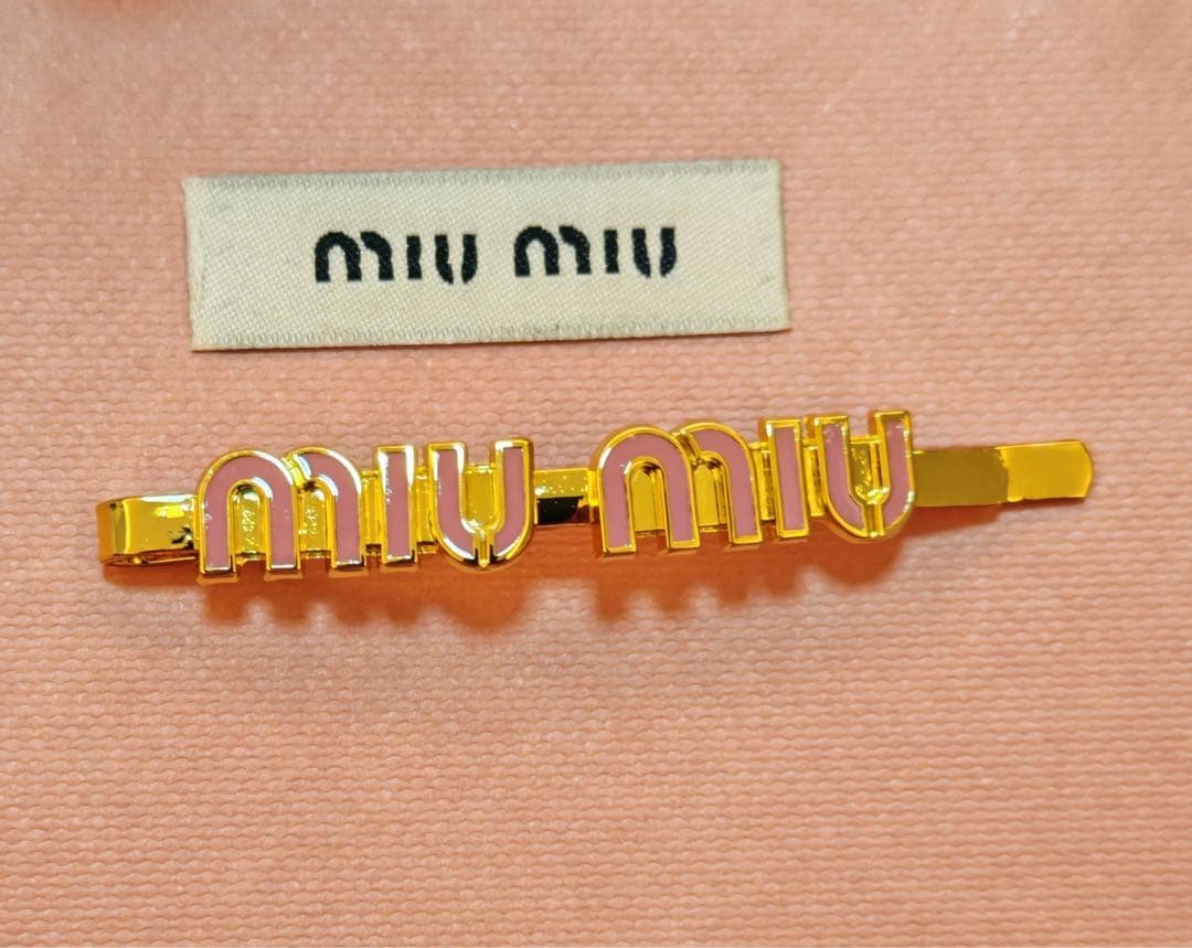 miu miu ヘアピン 2点セット ロゴ ピンク×ゴールド