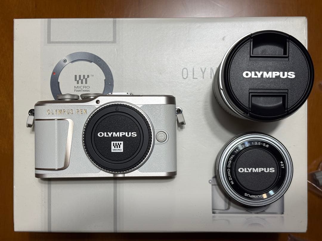 オリンパス ミラーレス一眼カメラE-PL10 ダブルズームキット 美品
