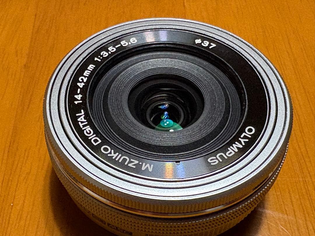 オリンパス ミラーレス一眼カメラE-PL10 ダブルズームキット 美品