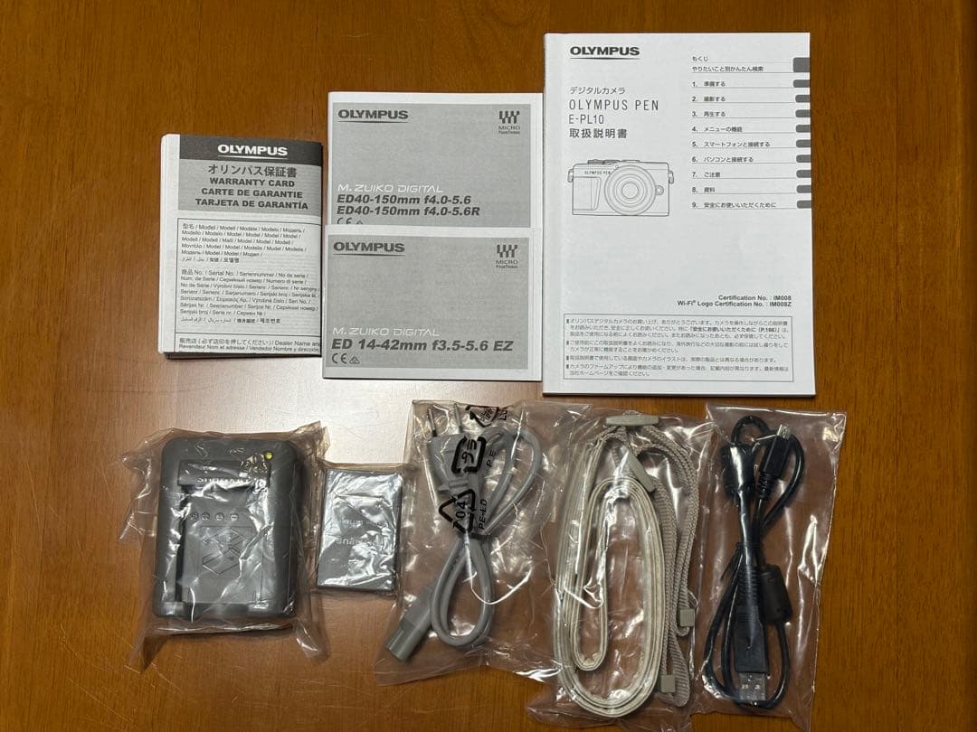 オリンパス ミラーレス一眼カメラE-PL10 ダブルズームキット 美品