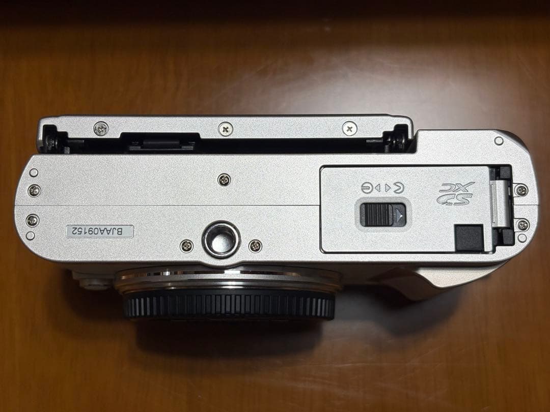 オリンパス ミラーレス一眼カメラE-PL10 ダブルズームキット 美品