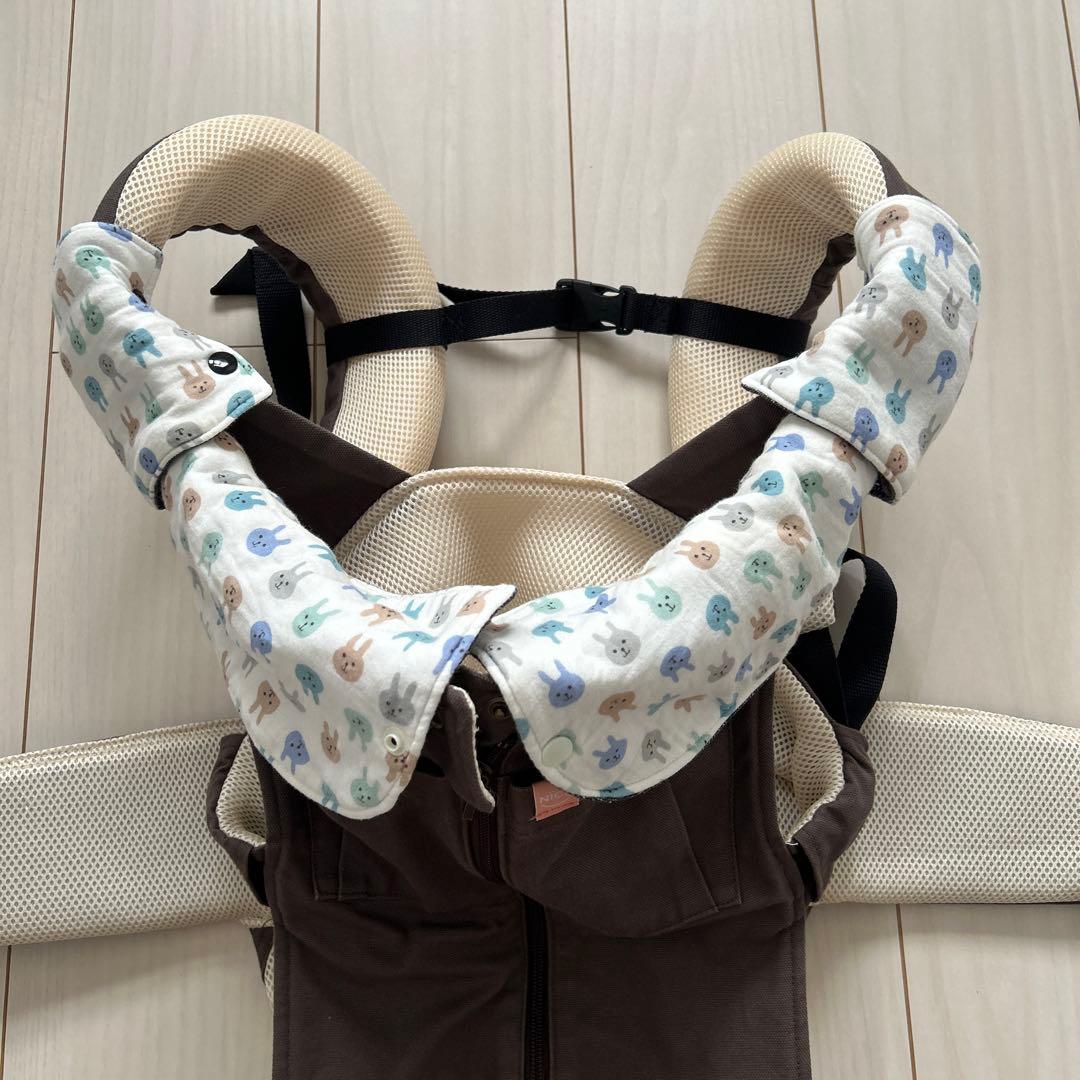 【美品・値下げ】キューズベリーNICO ブラウン　nico抱っこ紐&よだれカバー