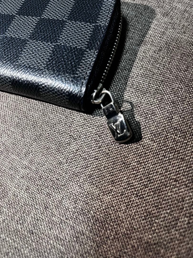 Louis Vuitton ダミエグラフィット　ケース