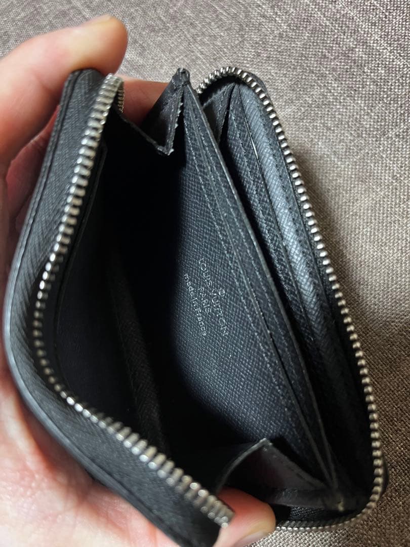 Louis Vuitton ダミエグラフィット　ケース