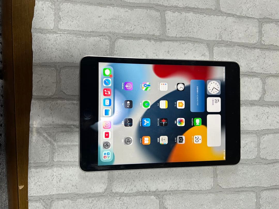 p*s様 Apple iPad mini 4 モデル A1550　32GB