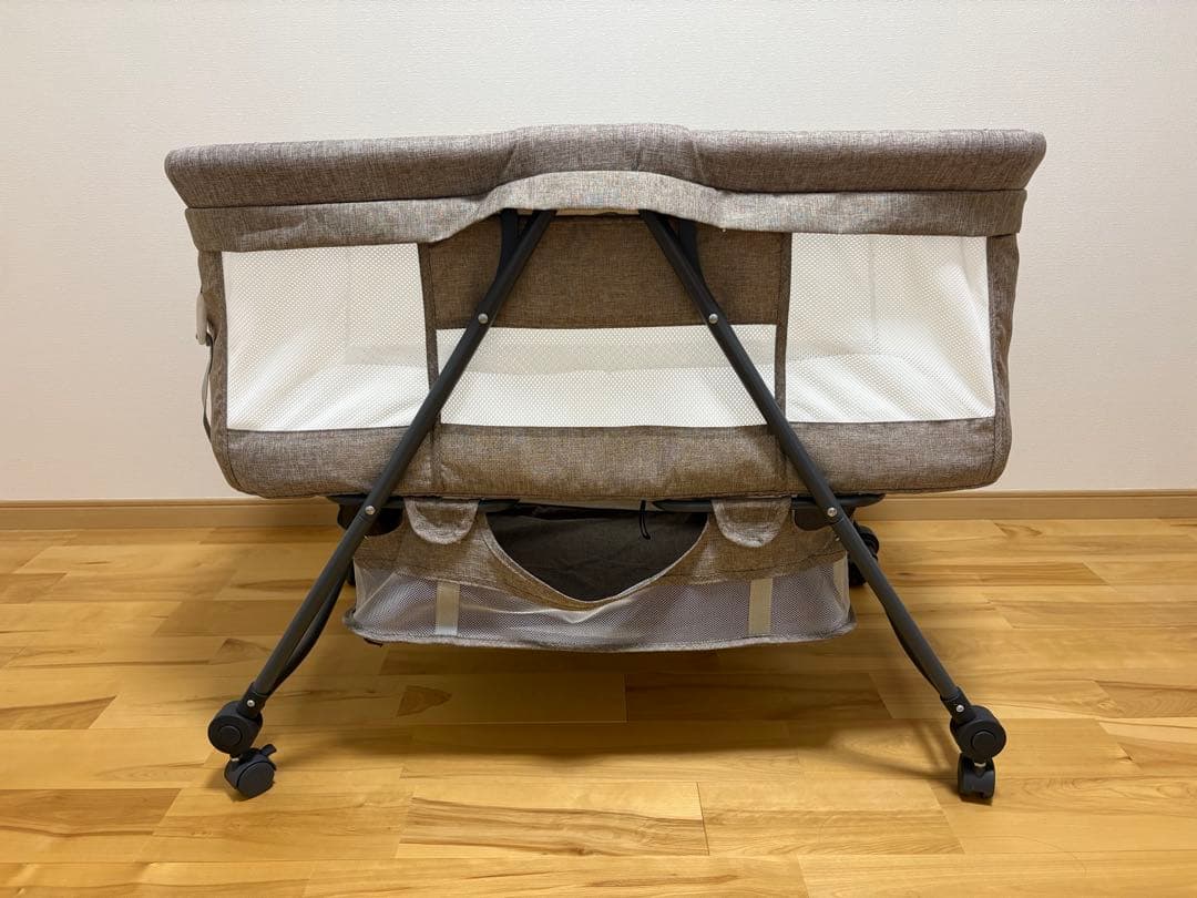移動可能　ベビーベッド