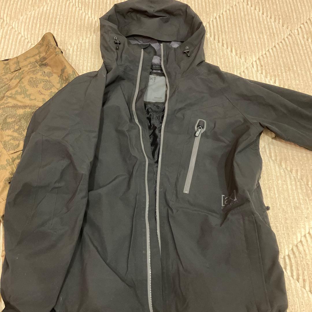 Burton ［ak］ スノーボードウェアM