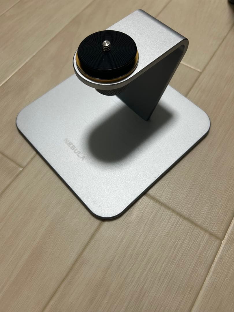 Anker Nebula Cosmos 台座付き