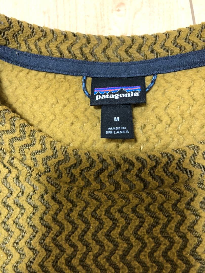 patagonia パタゴニア　メンズ・R1 エア・クルー