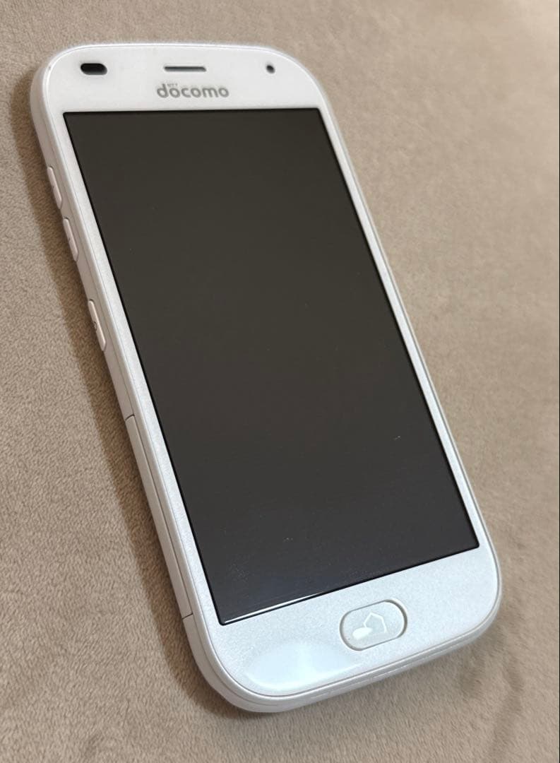 らくらくスマートフォンF-42a