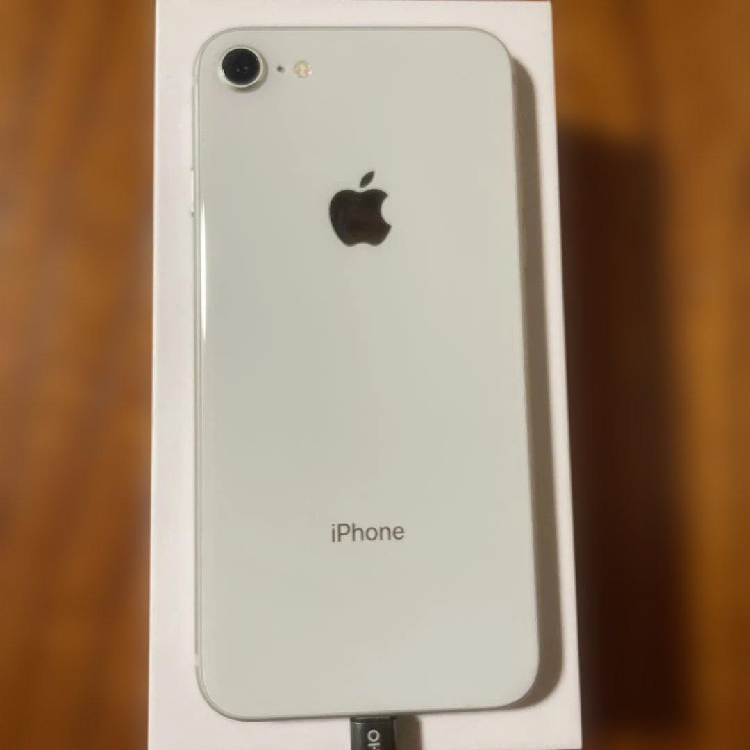 【USED】Apple iPhone 8 ホワイト 本体