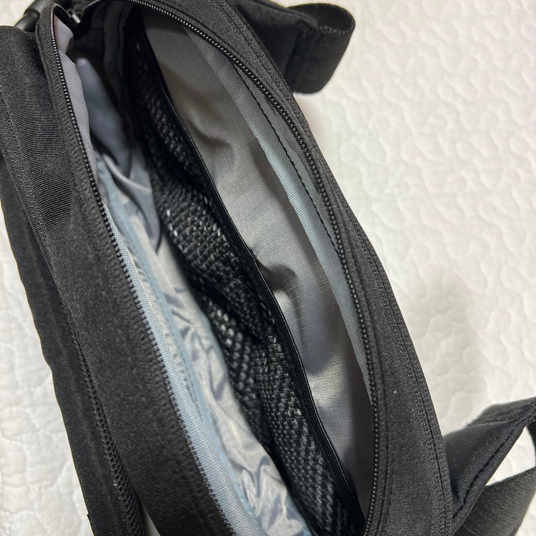 POMULU ポムル 2WAYヒップシート　ショルダーバッグ　ブラック