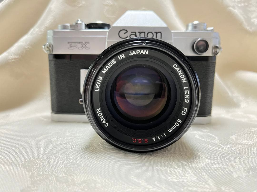 キャノンFX　レンズ開放F1.4でのみ使用可能　ボケの美しい　明るいレンズ