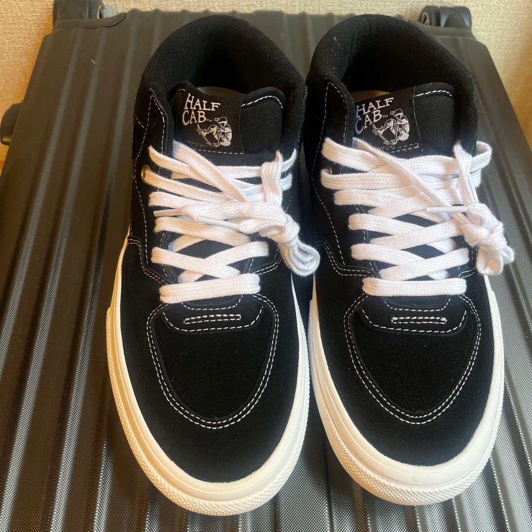 【新品】VANS HALF CAB ブラックスニーカー　26.5㎝