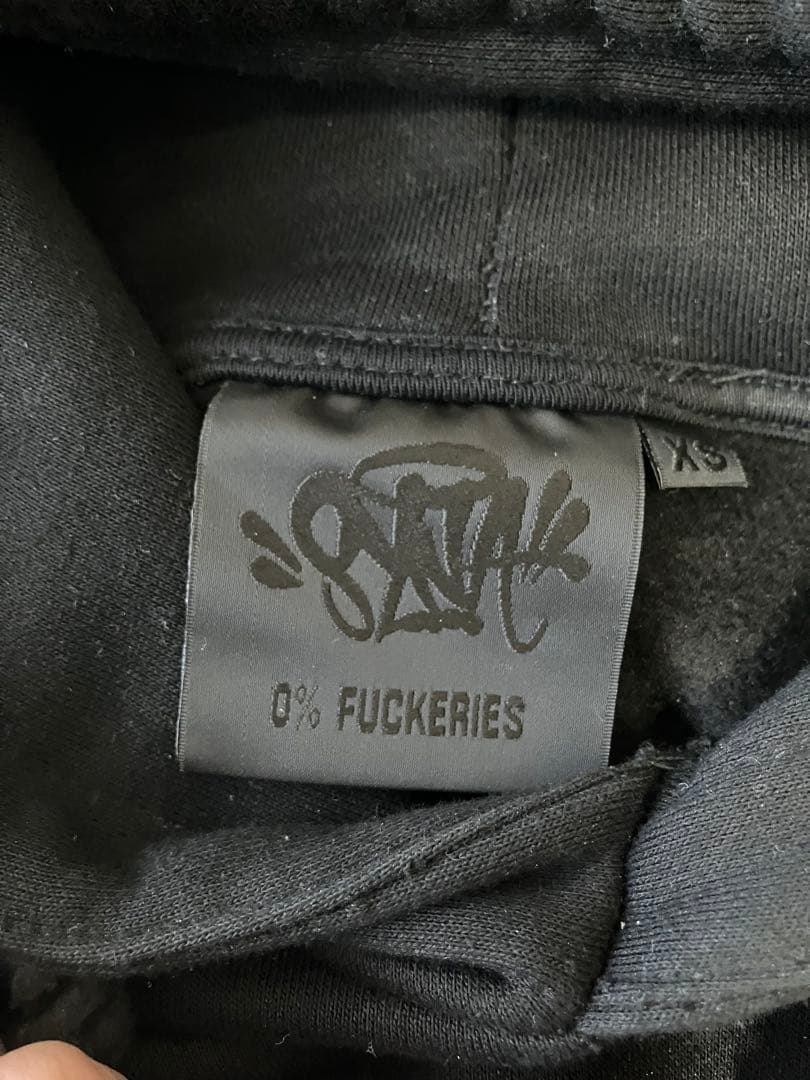 シナワールド　ブラック パーカー