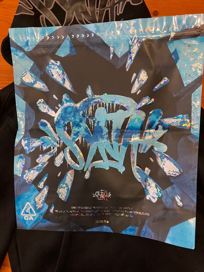 シナワールド　ブラック パーカー