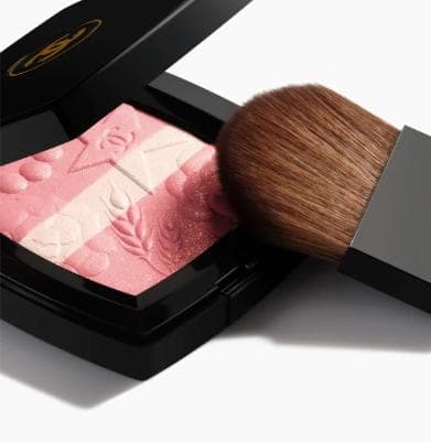 冬限定品　新品未使用　レ シーニュ ドゥ シャネル /997 ローズ ルミエール