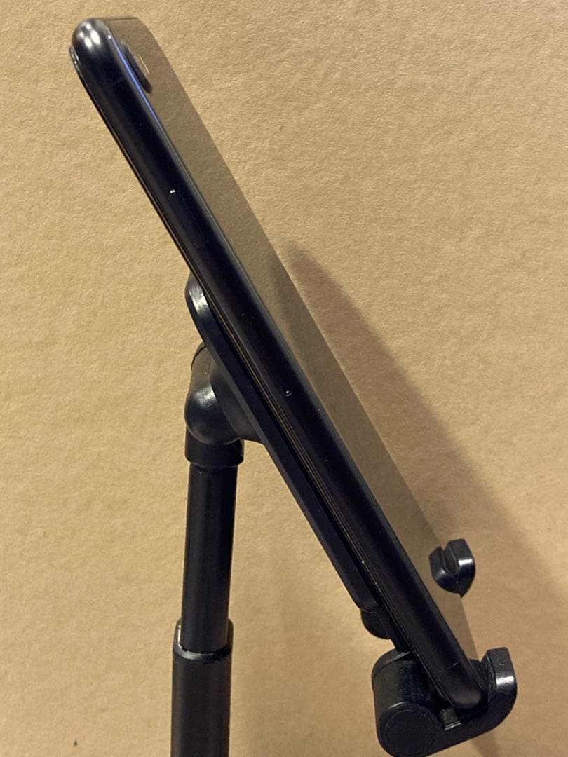 iPhoneSE2 128GB SIMフリー バッテリー100%