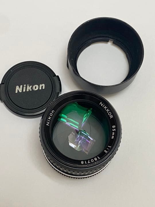 nikon 85mm f2 単焦点