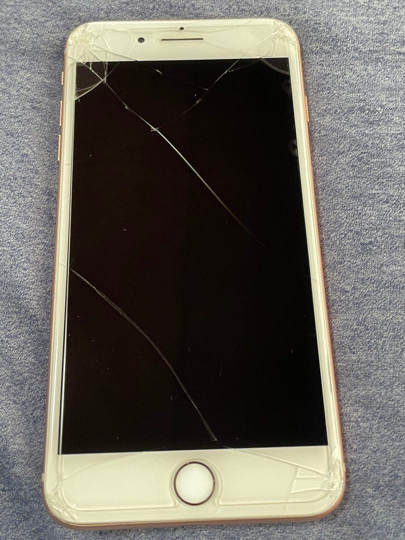 iPhone 8 Plus ゴールド 画面ひび割れ