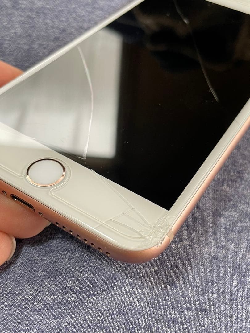 iPhone 8 Plus ゴールド 画面ひび割れ