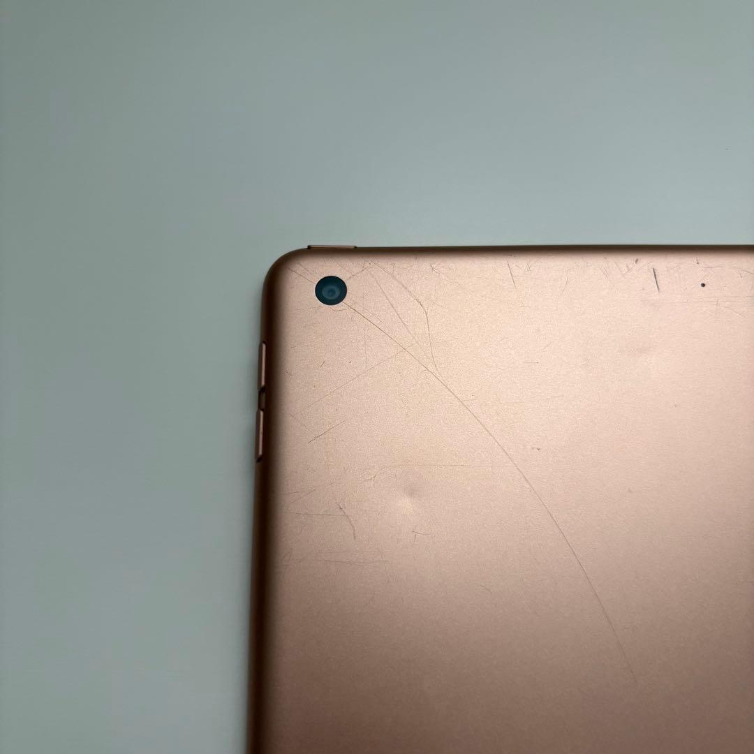 【画面割れ・操作可能】iPad 第8世代 32GB ゴールド Wi-Fiモデル