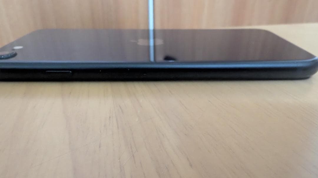 iPhone SE 2 第二世代 SE2 バッテリー84％