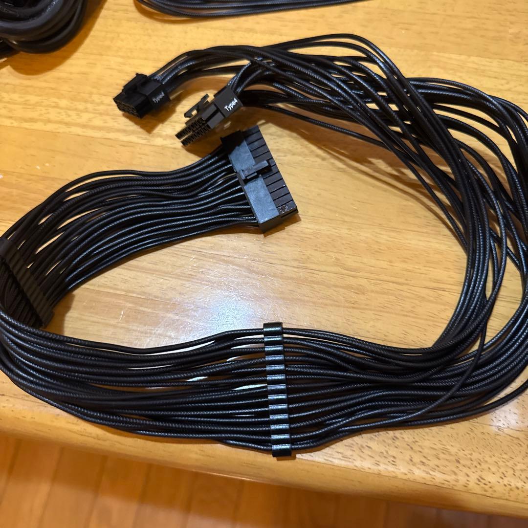 動確済み美品　コルセアRM1000x 電源ユニット