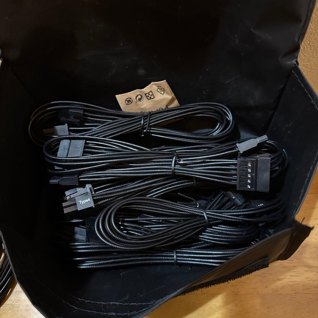 動確済み美品　コルセアRM1000x 電源ユニット