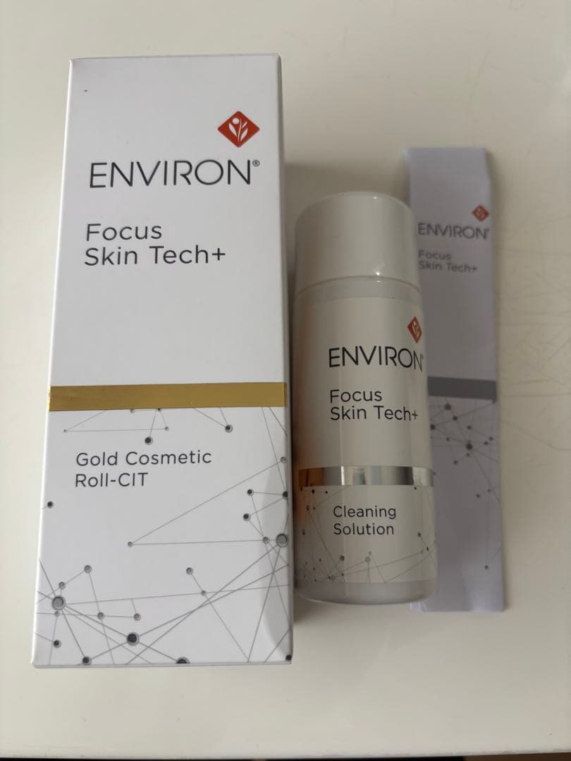 ENVIORN Focus Skin Tech+ ゴールドコスメティックローラー
