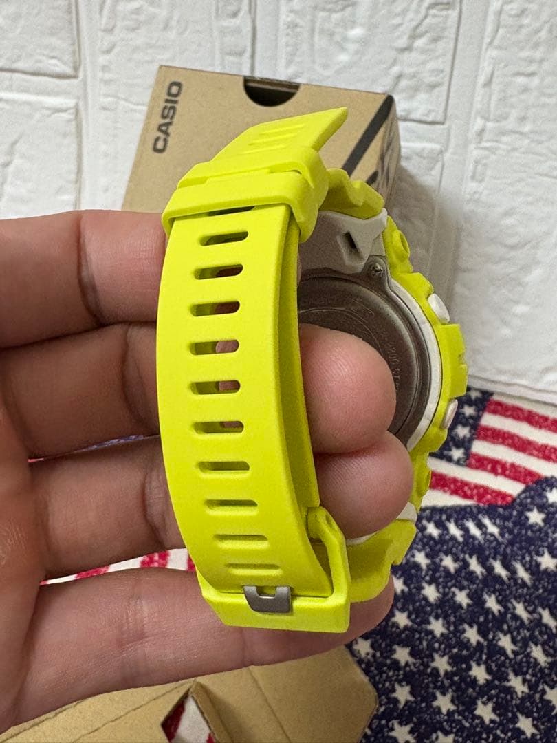 ٩( ᐛ )و試着のみ☆G-SHOCKイエロー☆GMA-b800٩( ᐛ )و