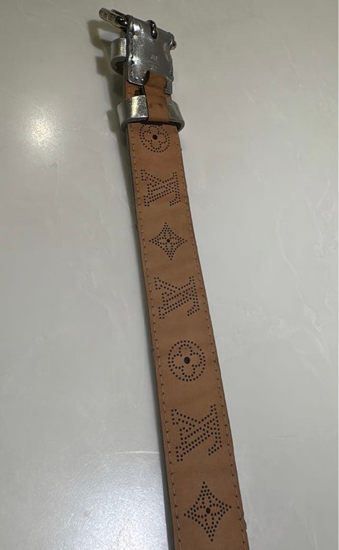 LOUIS VUITTON モノグラム ロゴ メタリック ベルト