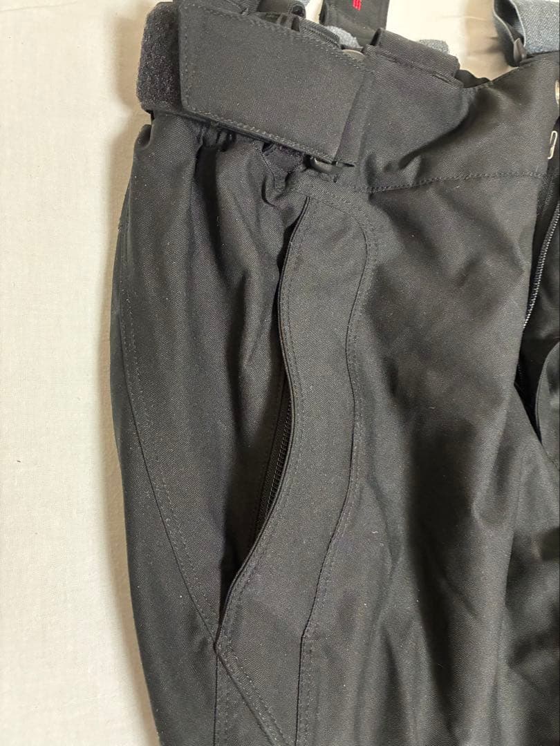 美品 デサント タフタ高機能スキーパンツ7号152〜158cm 58〜69cm