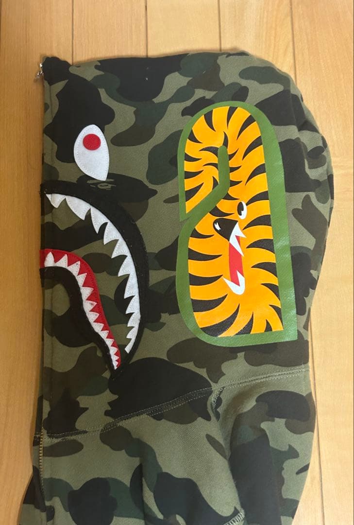 エイプ　シャークパーカー