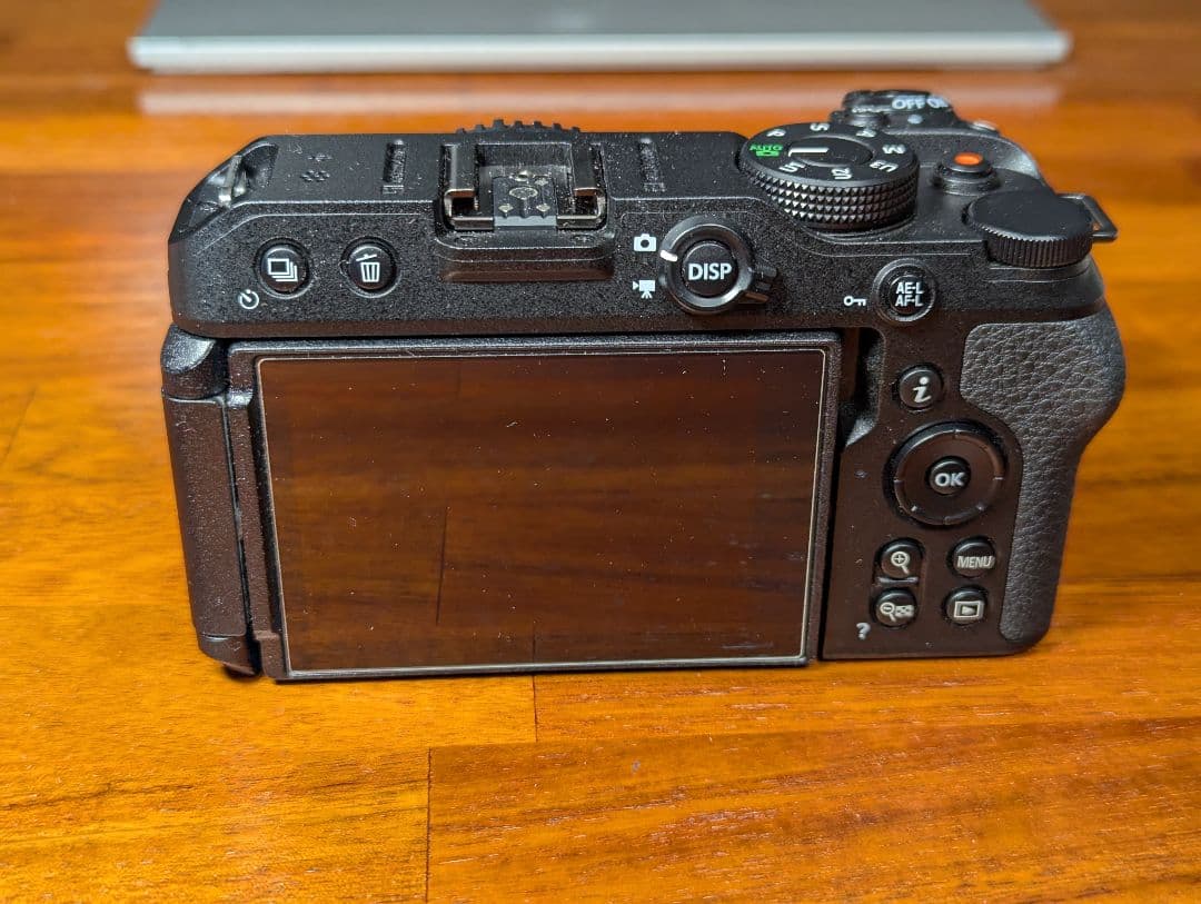 Nikon Z 30 ミラーレス一眼カメラ ボディ