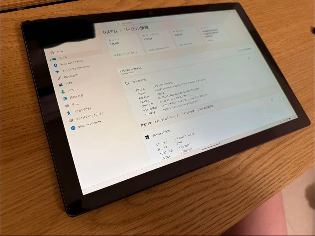 surface pro 6 ノートPC バッテリー残量64% タブレット