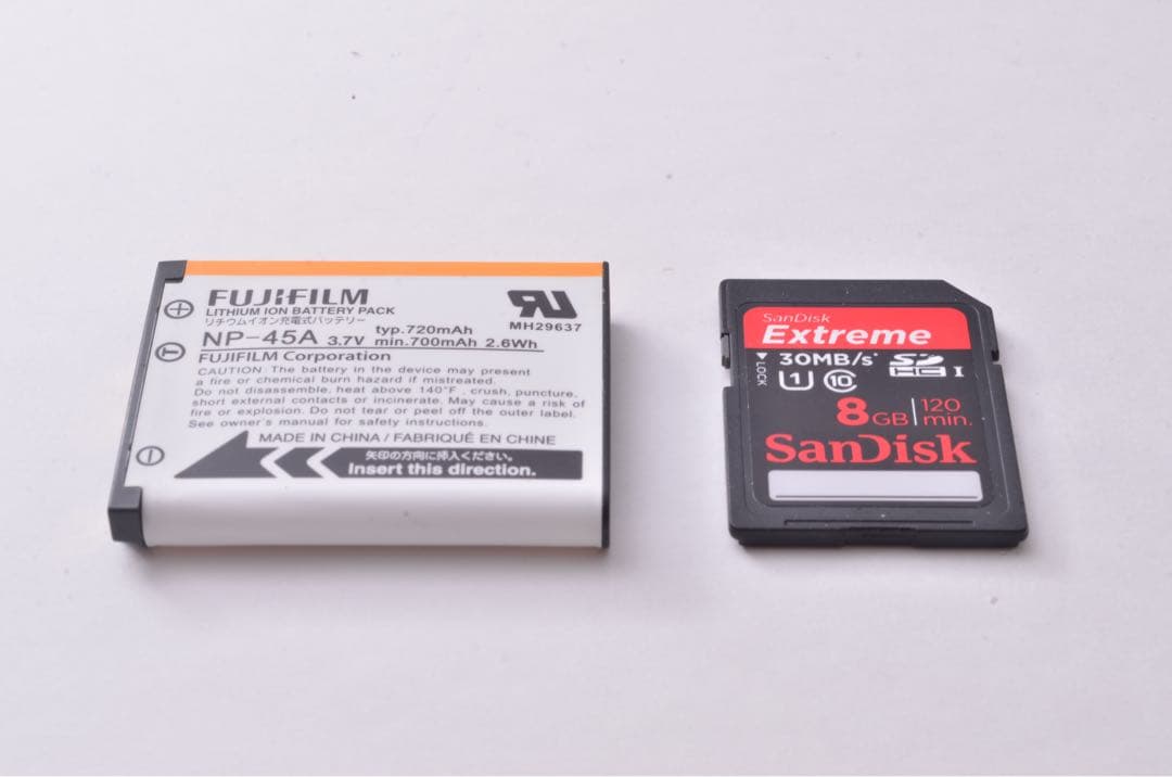 【希少ピンクのカメラ】エモーショナル　コンデジ　富士フイルム　FUJIFILM