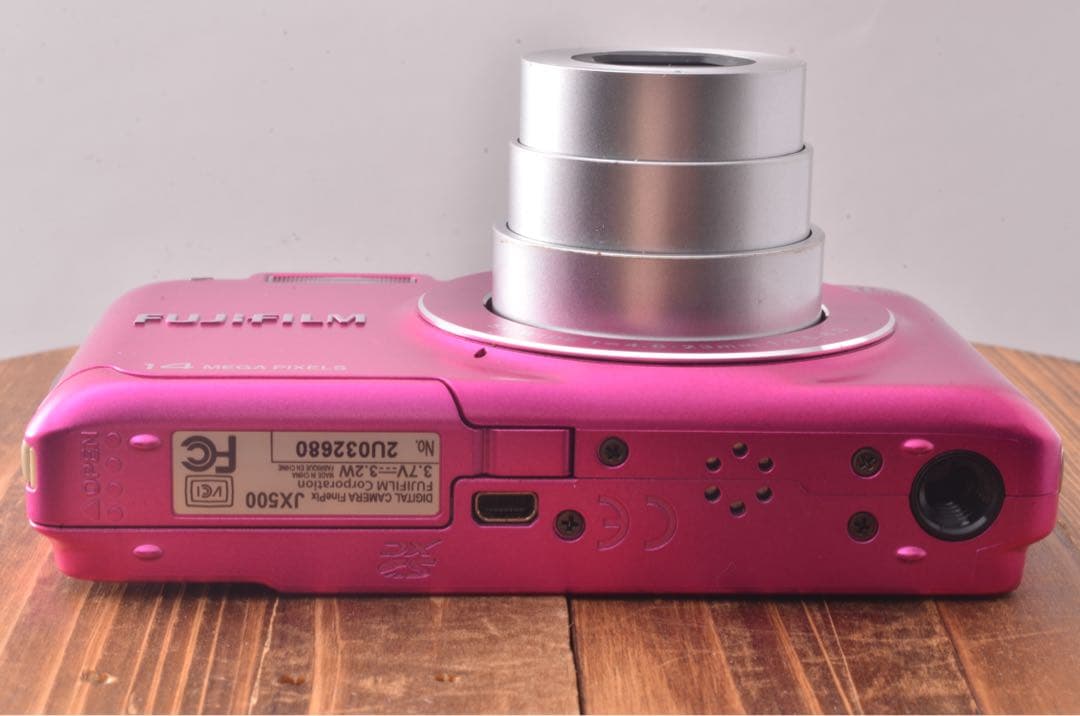 【希少ピンクのカメラ】エモーショナル　コンデジ　富士フイルム　FUJIFILM