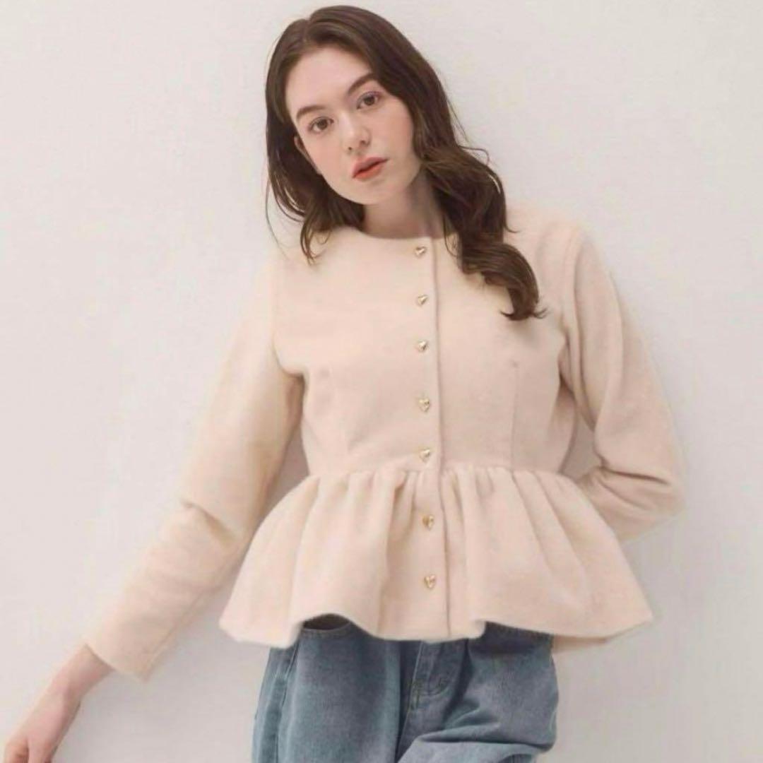 【新品タグ付き】muguet heart button peplum tops