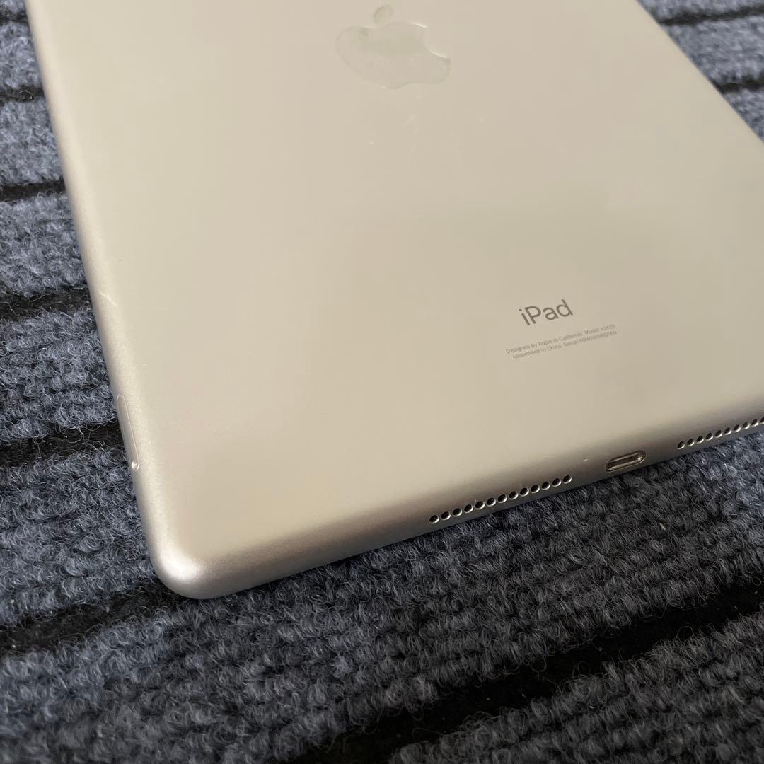 26【早い者勝ち】 iPad 8世代 32GB シルバー