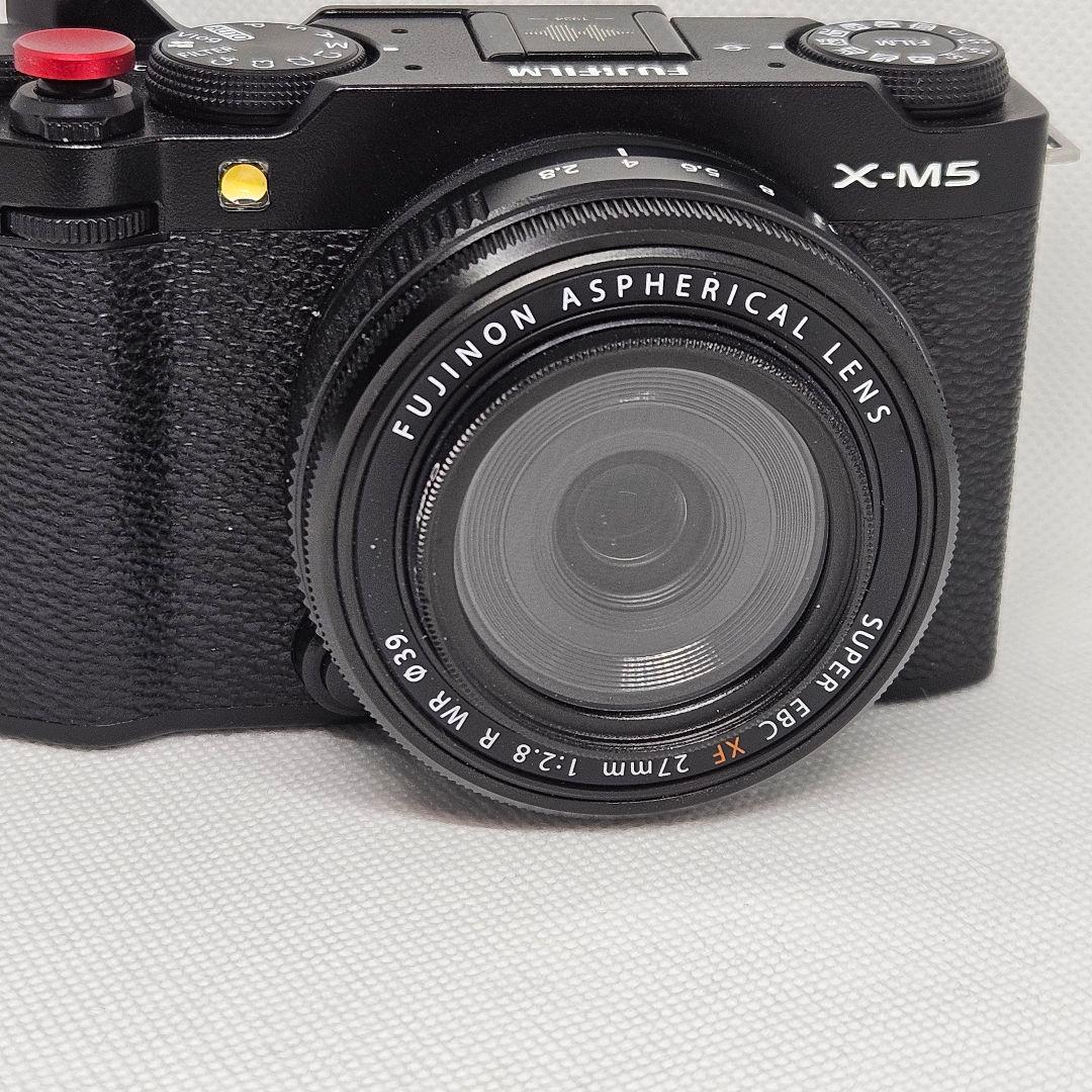 フジフィルム XM5 本体とFUJIFILM XF 27mmF2.8 R WR