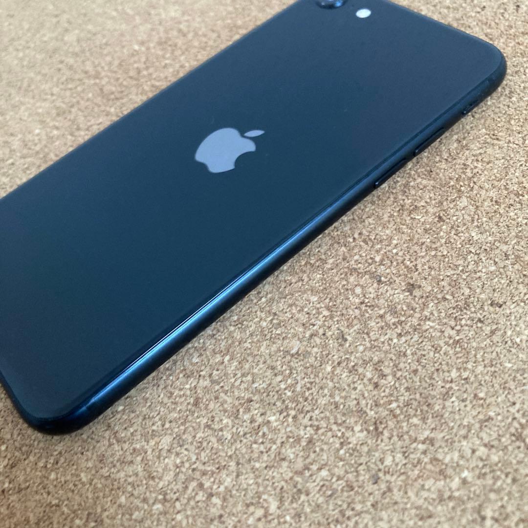 3923【早い者勝ち】iPhoneSE2 第2世代 128GB SIMフリー☆