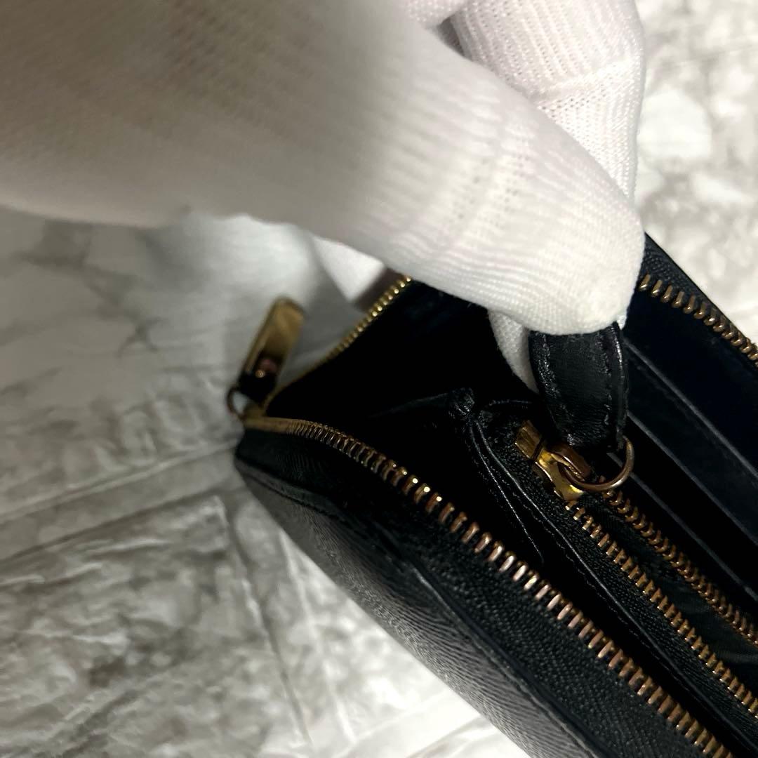 極美品BURBERRY ラウンドファスナー長財布　高級感あるオールレザー